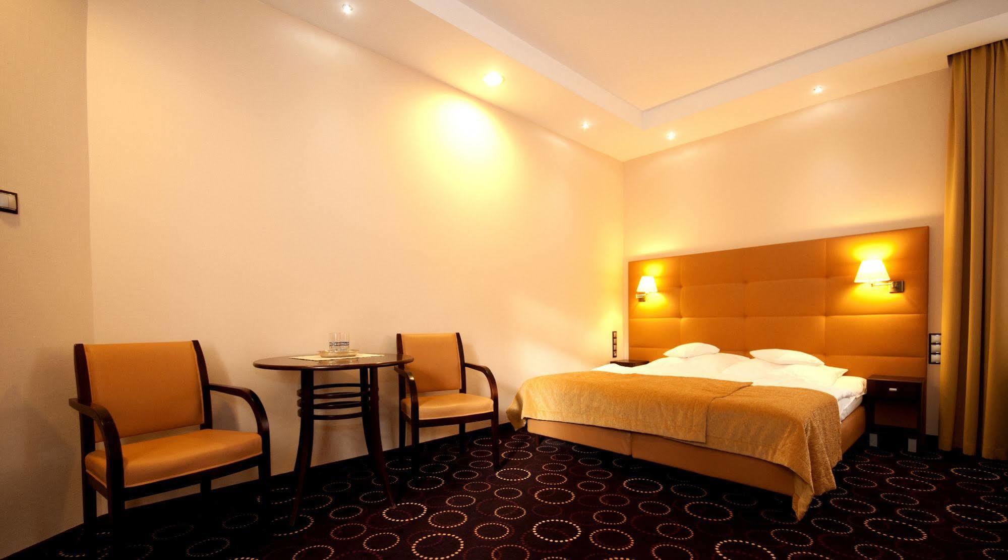 La Petite Apartments & Rooms Гданьск Экстерьер фото