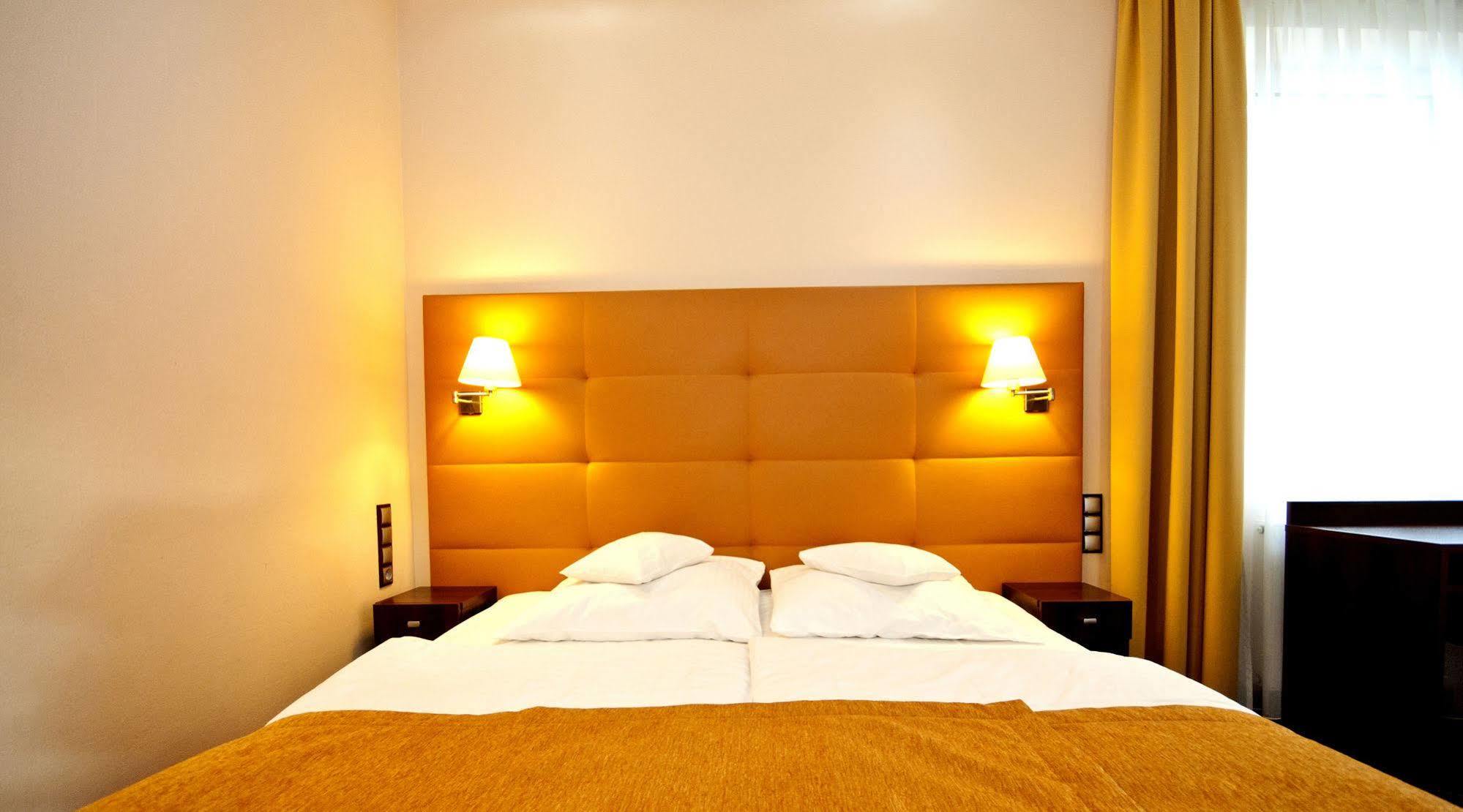 La Petite Apartments & Rooms Гданьск Экстерьер фото