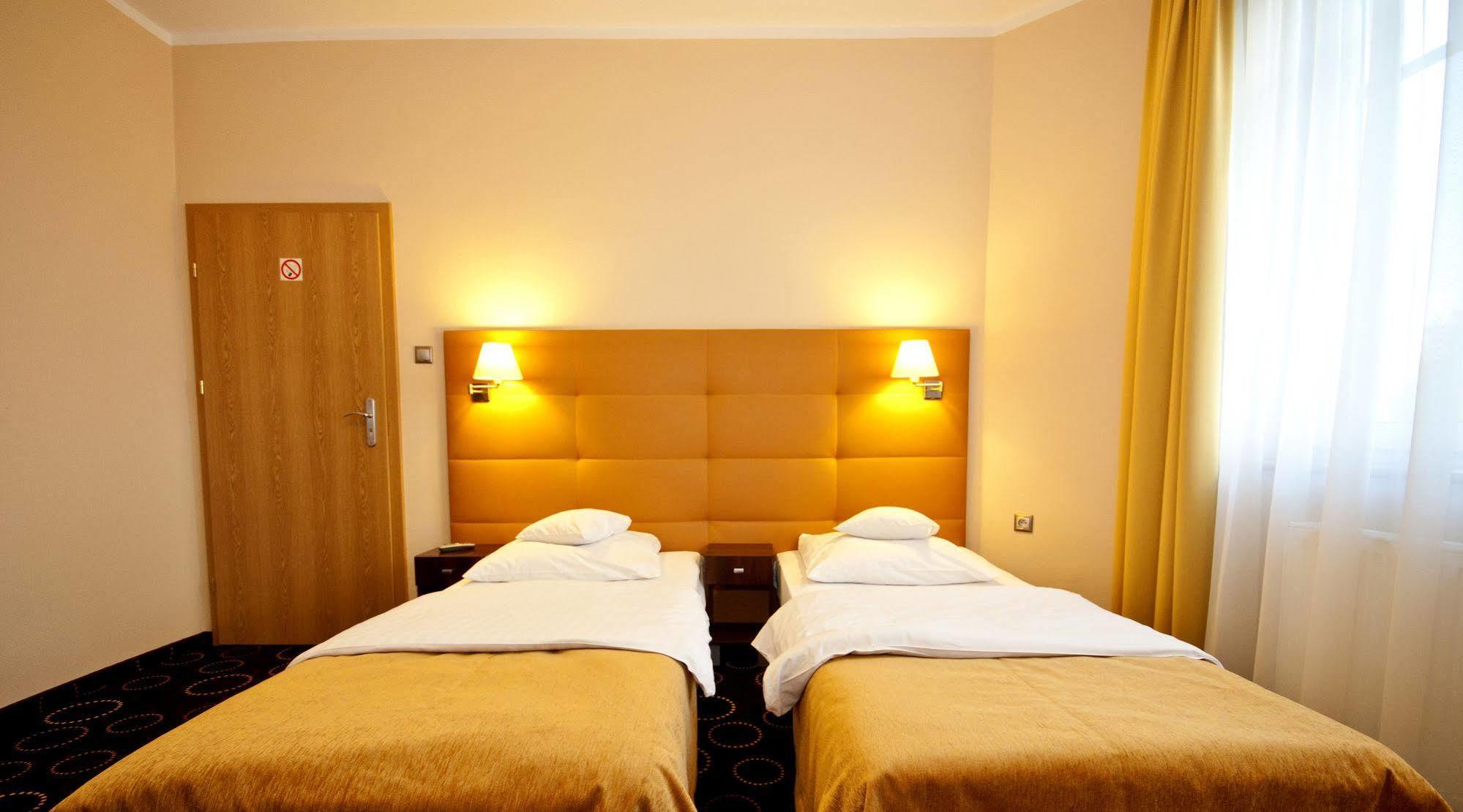 La Petite Apartments & Rooms Гданьск Экстерьер фото